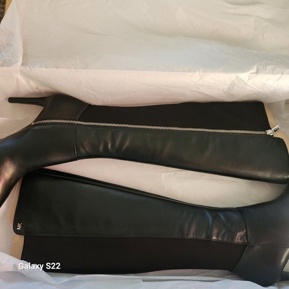 Michael Kors Women's Dorothy Flex Black Leather Boots Size 5M. NIB. - Picture 5 of 13